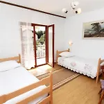 With A Parking Space - 4865 Apartment Rogoznica (Sibenik-Knin)