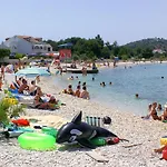 With A Parking Space - 4865 Apartment Rogoznica (Sibenik-Knin)