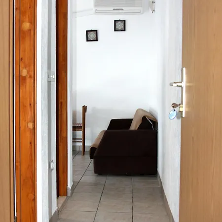 With A Parking Space - 4865 Apartmán