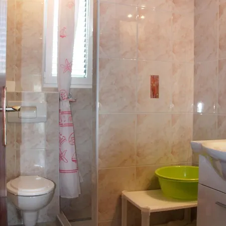 With A Parking Space - 4865 *