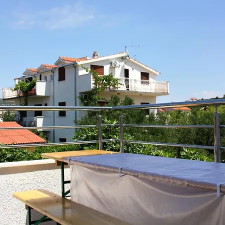 With A Parking Space - 4865 * Рогозница