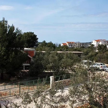 With A Parking Space - 4865