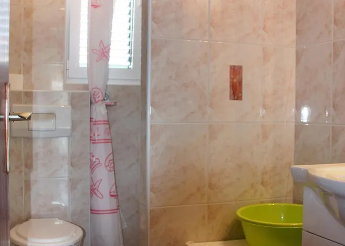 With A Parking Space - 4865 *