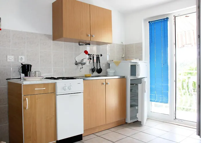 Apartamento With A Parking Space - 4865 Rogoznica (Sibenik-Knin)