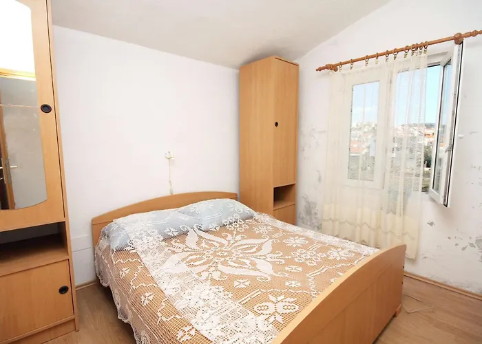 With A Parking Space - 4865 Rogoznica (Sibenik-Knin)