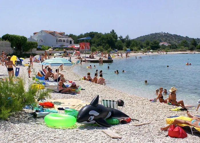 With A Parking Space - 4865 Apartamento Rogoznica (Sibenik-Knin)